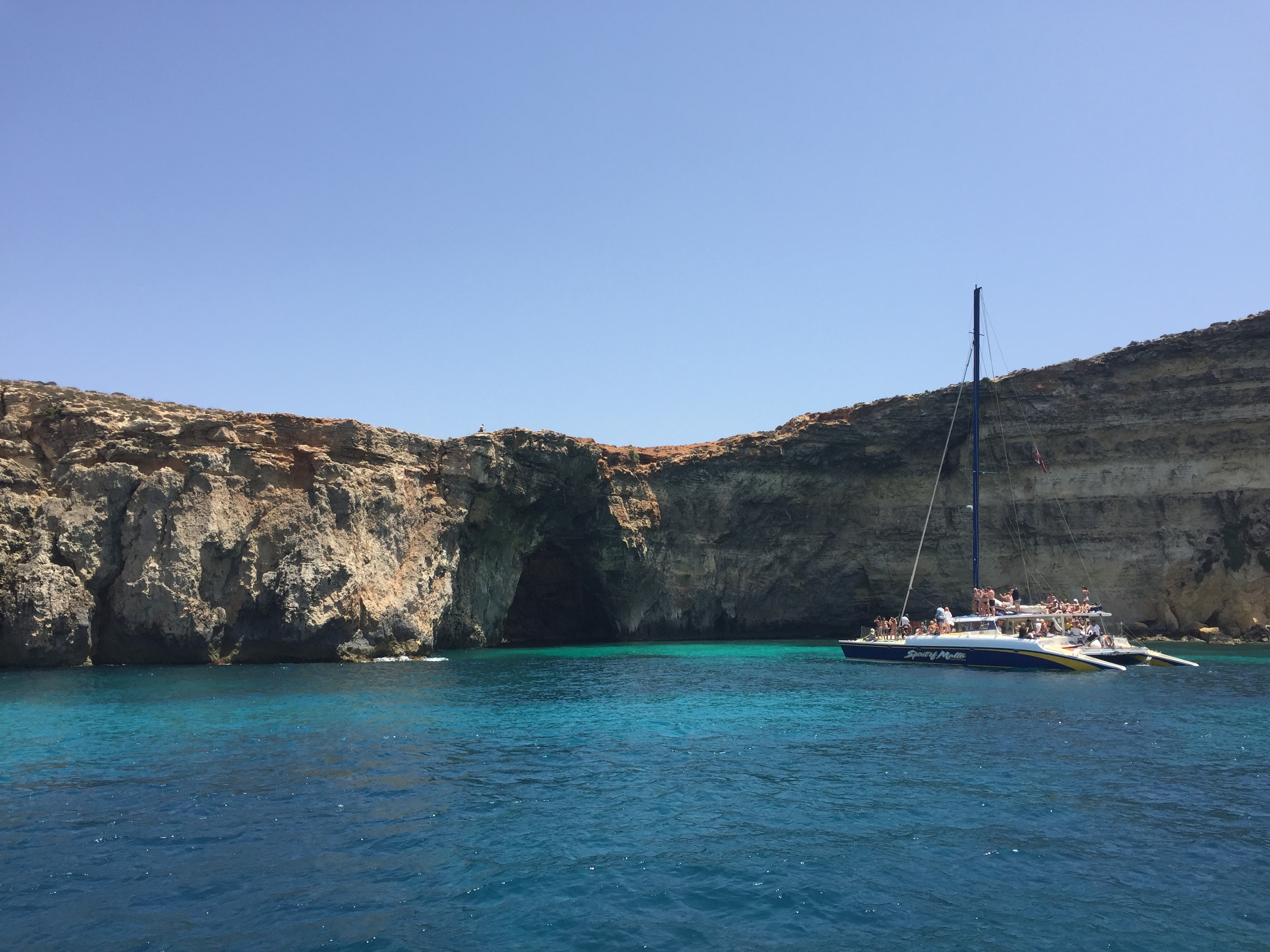Blue Lagoon Malta Sommerferien Sommer Mittelmeer Comino Segeln Katamaran